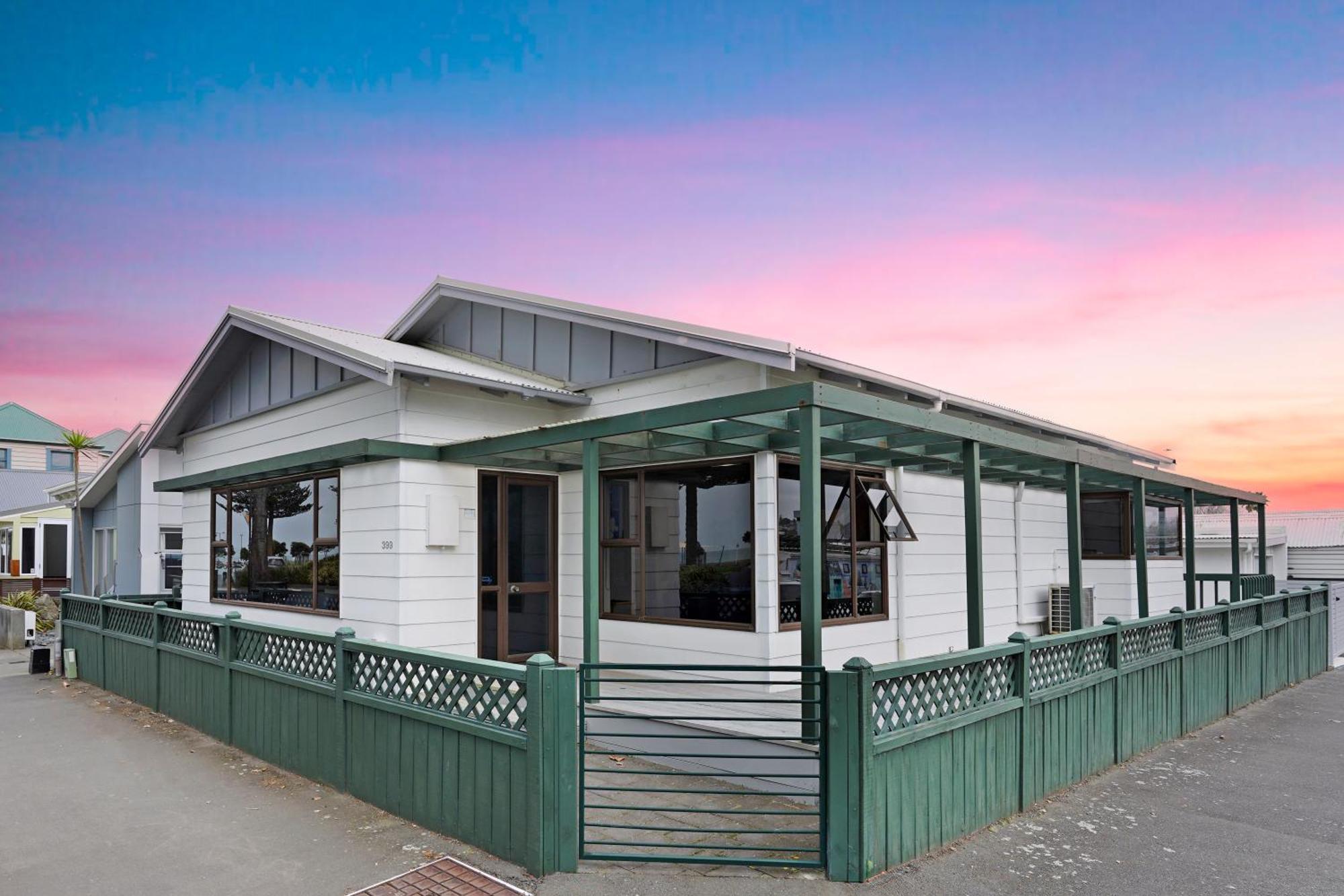 The Nautilus Napier Exterior foto The house at 101 Oxford Terrace, Ponsonby, where the first meeting of the Auckland Institute of Art was held in 1907