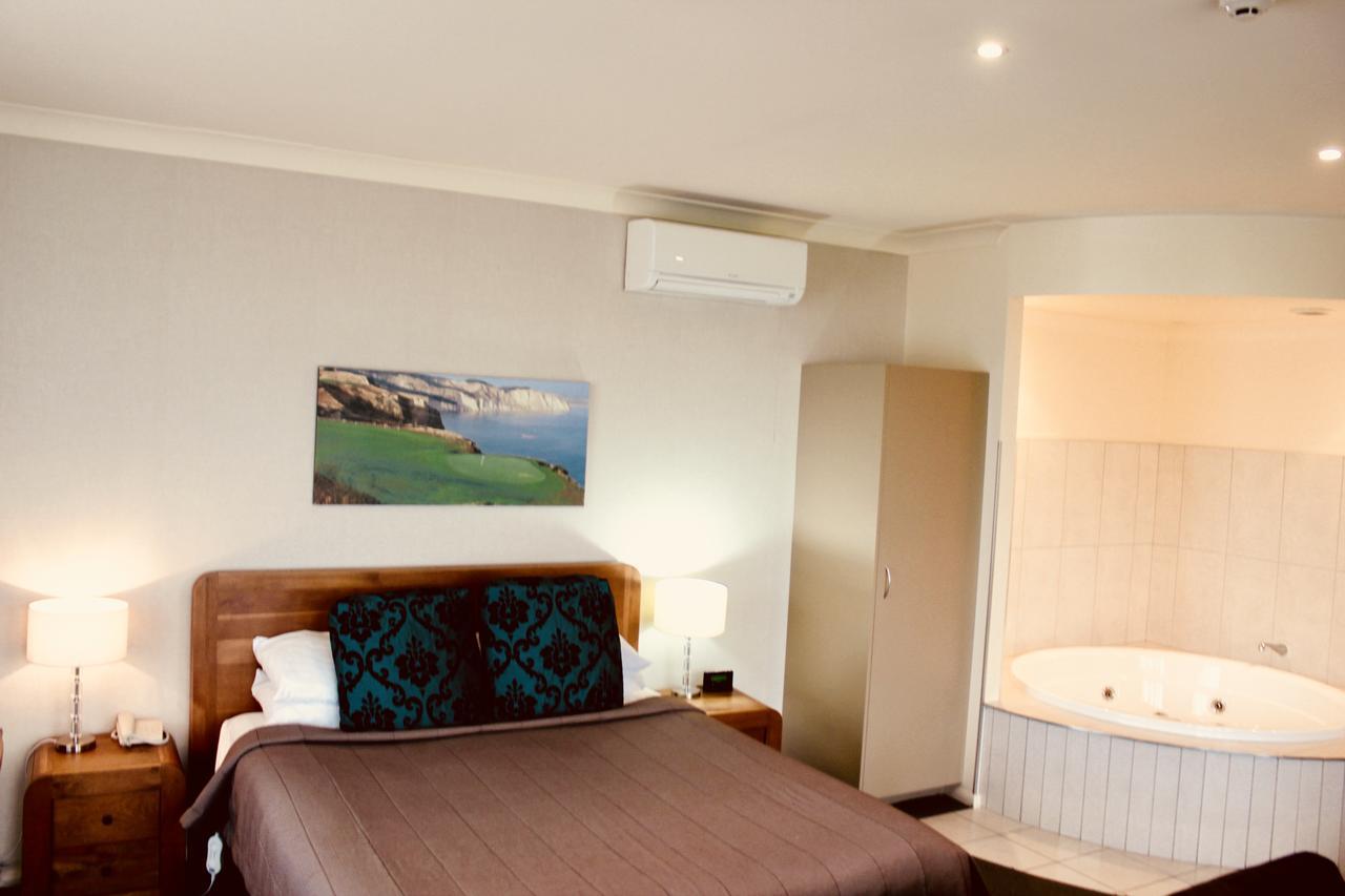 The Nautilus Napier Exterior foto A room at the hotel